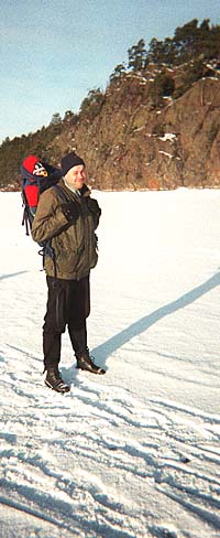 Henry p&aring; pappas rygg